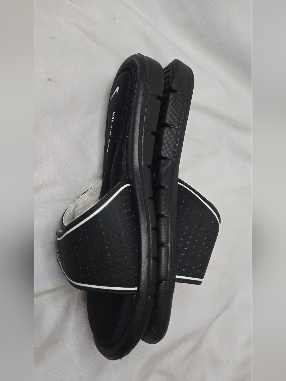 3/$25! Nike Comfort Cushion Black Slide Sandals White Accents Women's 8 - Picture 3 of 6